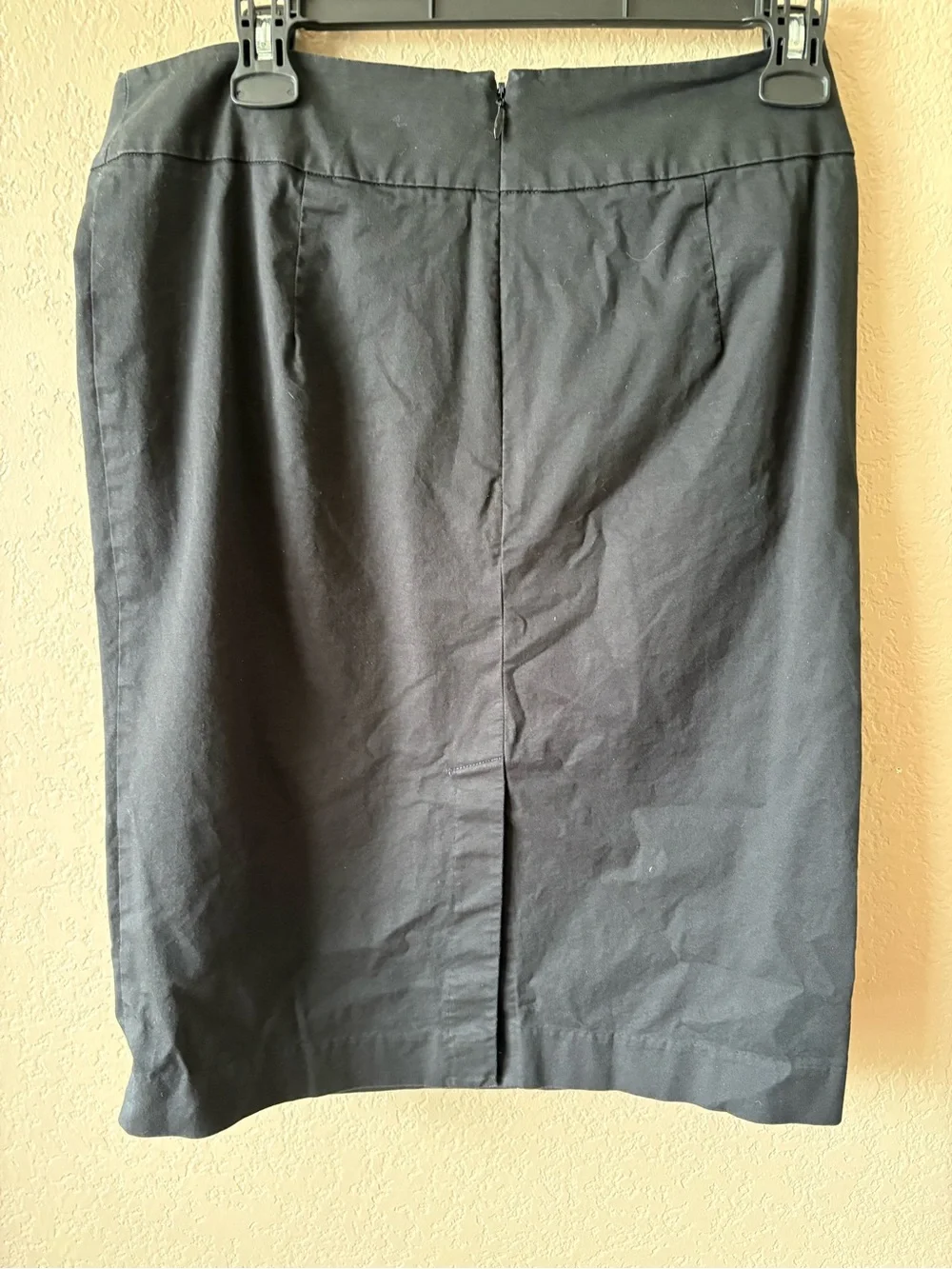 Michael Kors Size 8 Black Pencil Skirt Flattering Cross Waist Back Zip